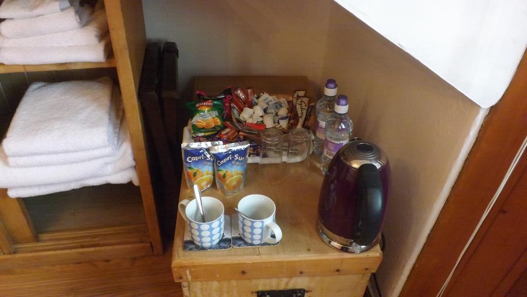 Westview Hotel Пърт Стая снимка